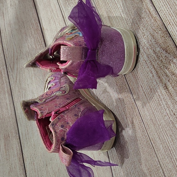 Disney Princess High Top Sneaker - Picture 4 of 8